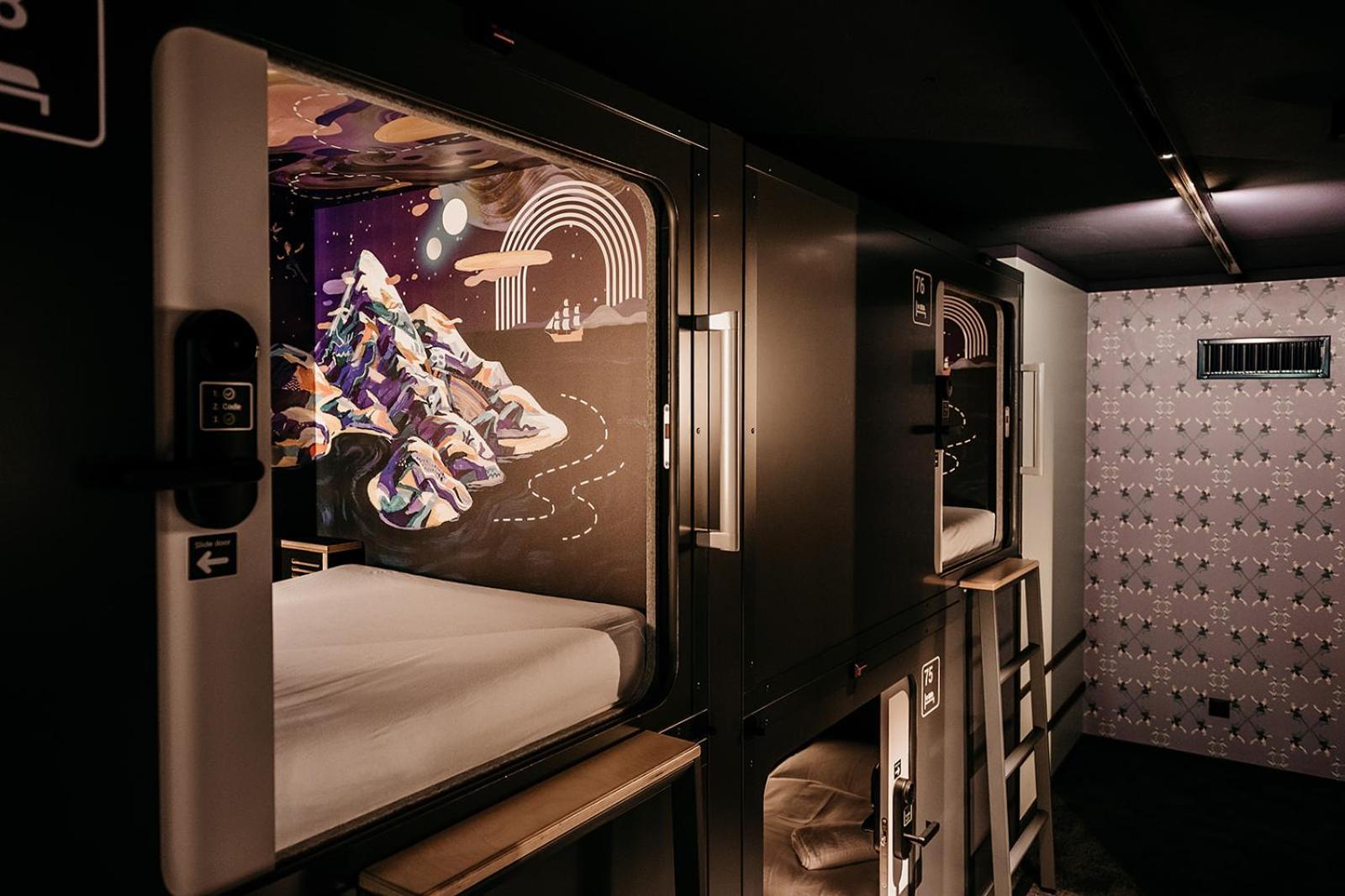 Capsule Hotel - Lucerne Old Town Exterior photo