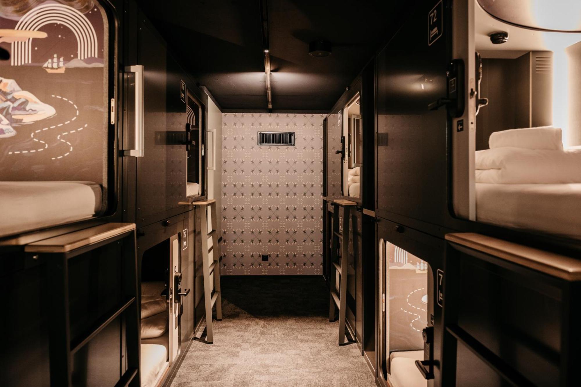 Capsule Hotel - Lucerne Old Town Exterior photo