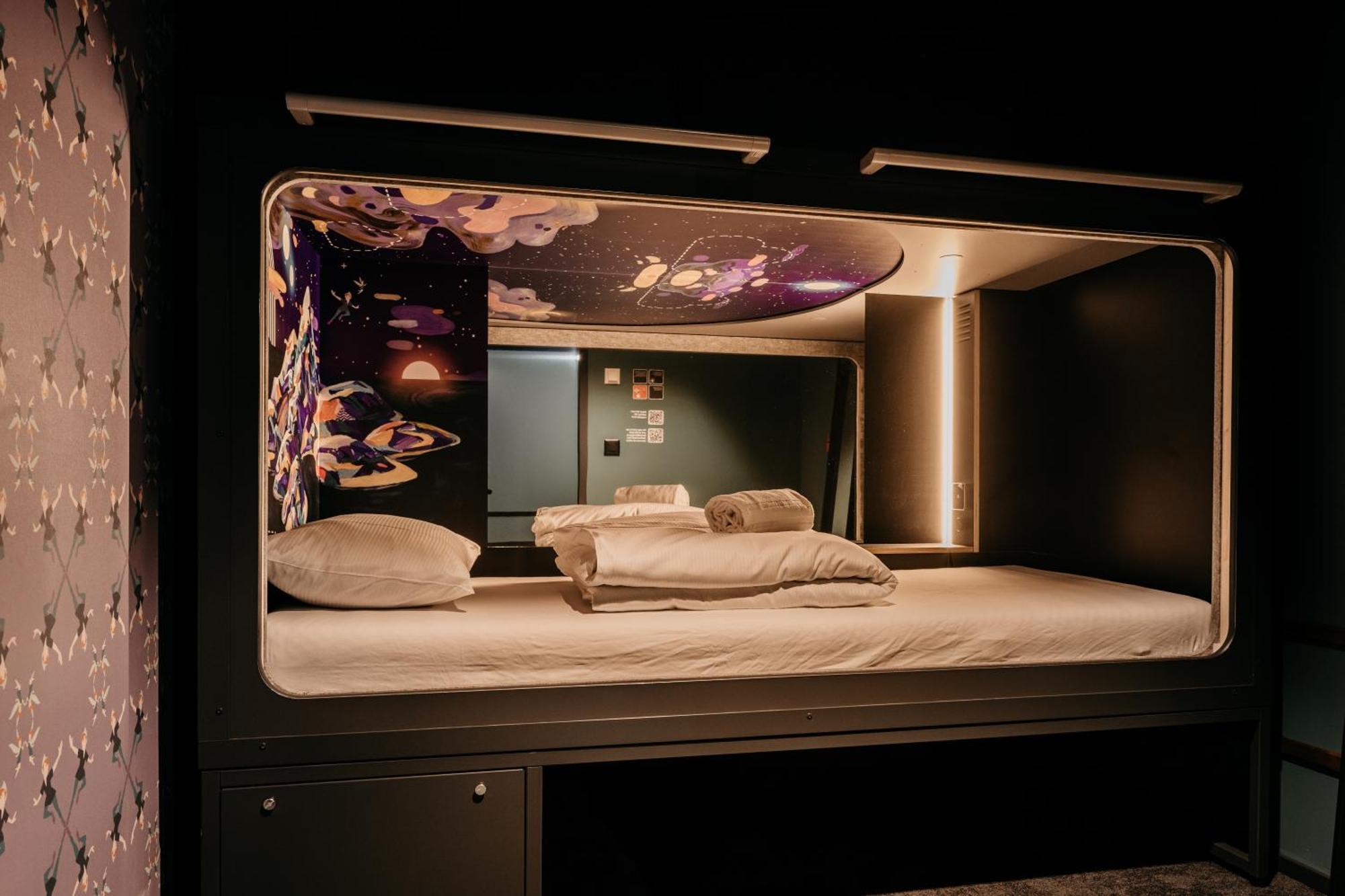 Capsule Hotel - Lucerne Old Town Exterior photo