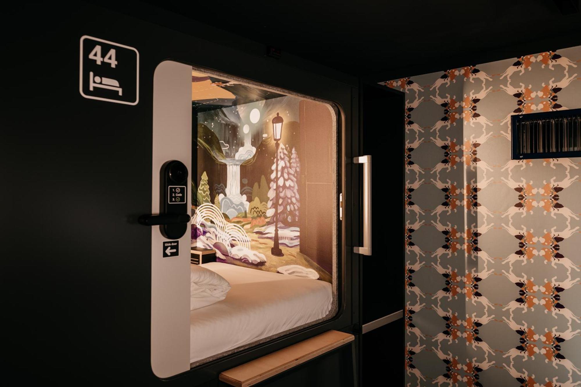 Capsule Hotel - Lucerne Old Town Exterior photo