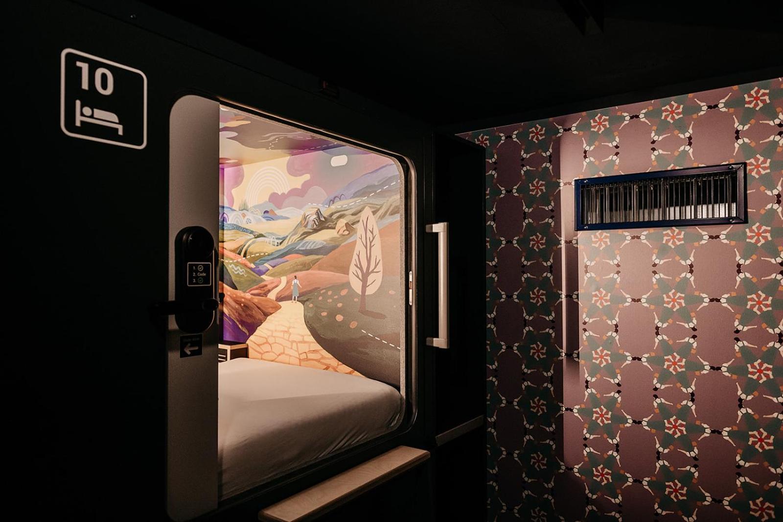 Capsule Hotel - Lucerne Old Town Exterior photo
