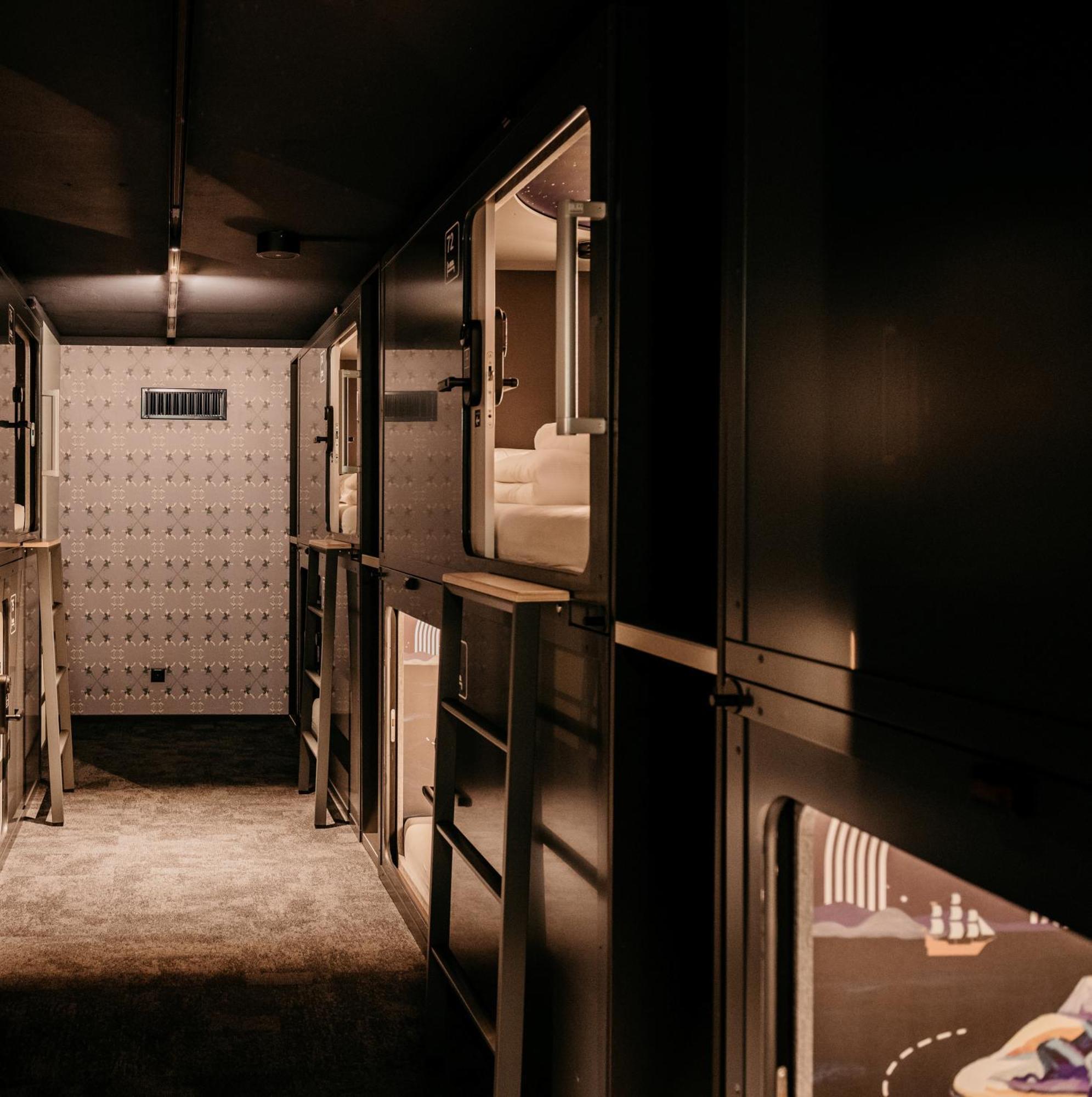 Capsule Hotel - Lucerne Old Town Exterior photo